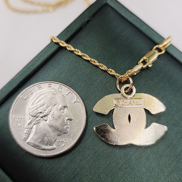 CHANEL Black and Gold Logo Necklace - Picture 3 of 3